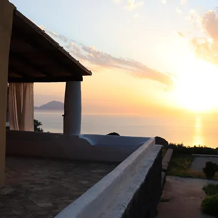 - Tramonto Sul Mare Vila