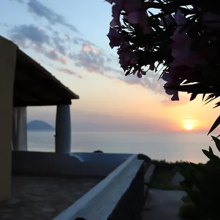 - Tramonto Sul Mare * Pollara