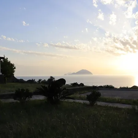 - Tramonto Sul Mare Vila Pollara