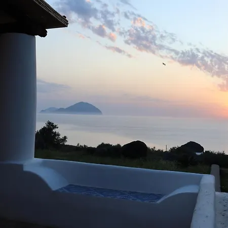 - Tramonto Sul Mare * Pollara